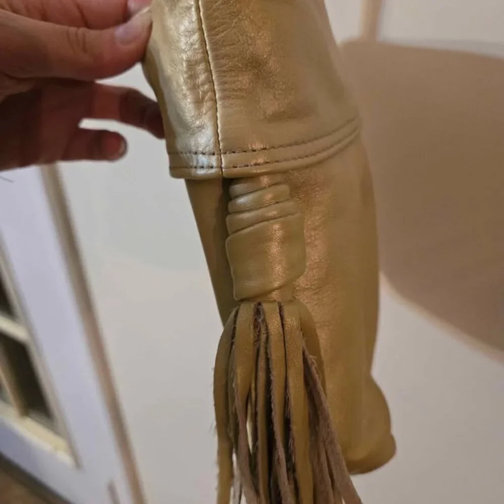 ✨️Vintage✨️ 1980s Gold Metallic Atalla Handbag with Tassle